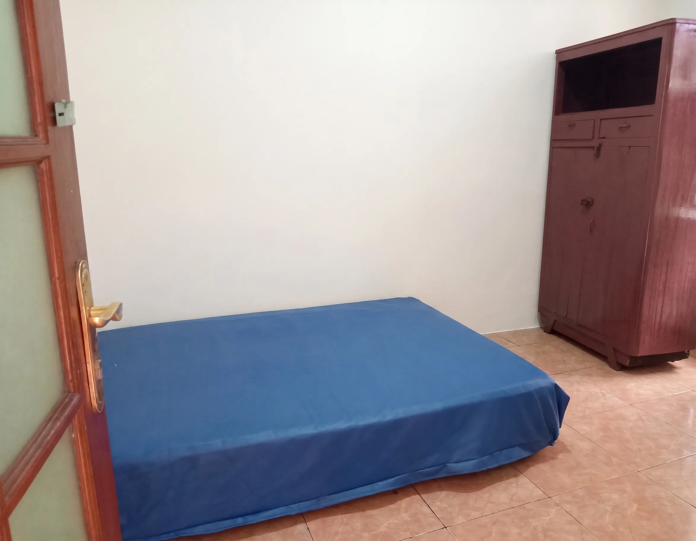 Kamar Tipe 2 dengan jendela