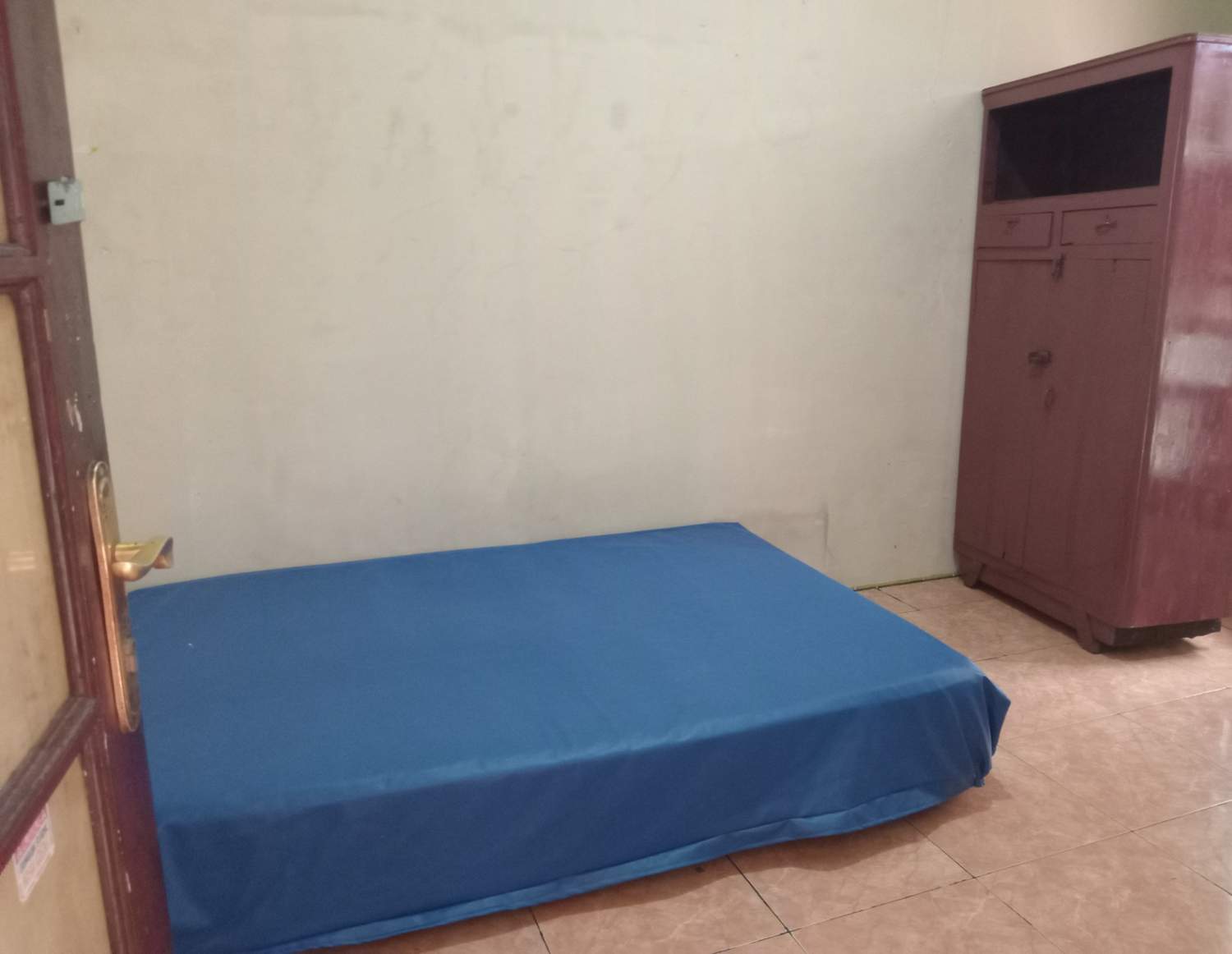 Kamar Tipe 2 dengan jendela